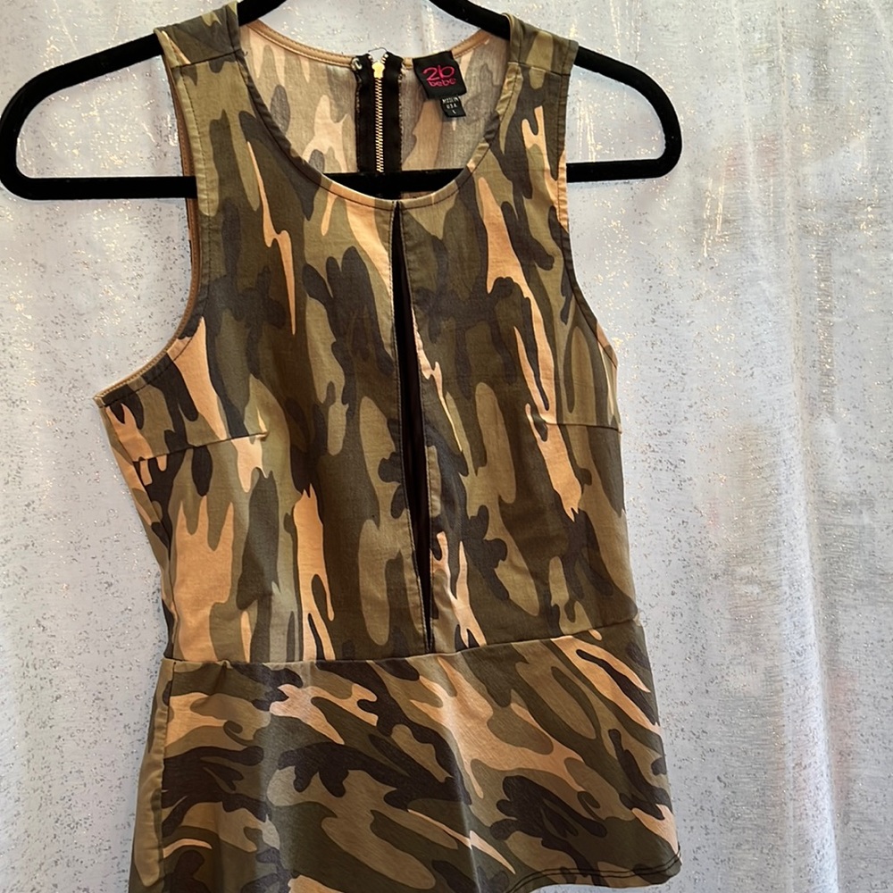 Camouflage w/ mesh cleavage cutout